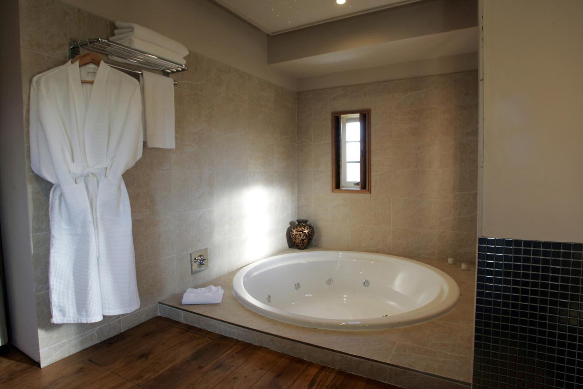 Glenskirlie Castle Hotel Banknock Экстерьер фото