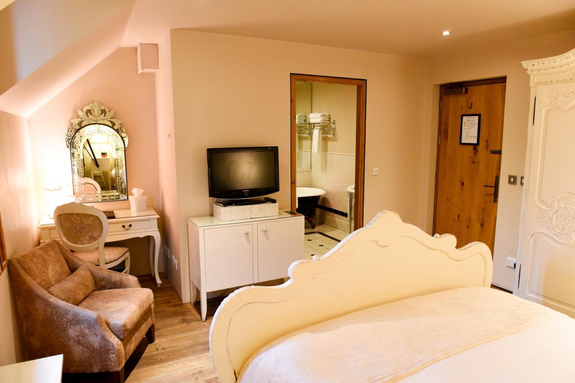 Glenskirlie Castle Hotel Banknock Экстерьер фото