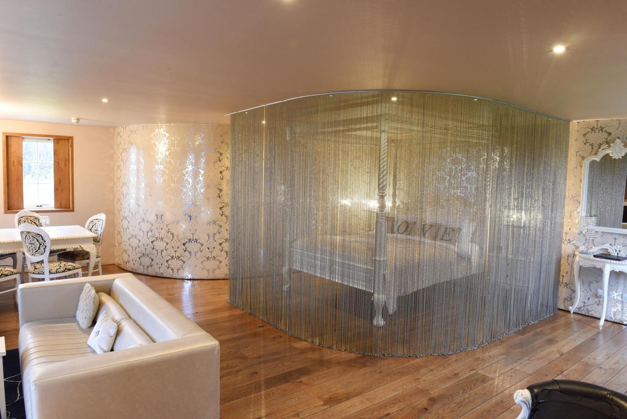 Glenskirlie Castle Hotel Banknock Экстерьер фото
