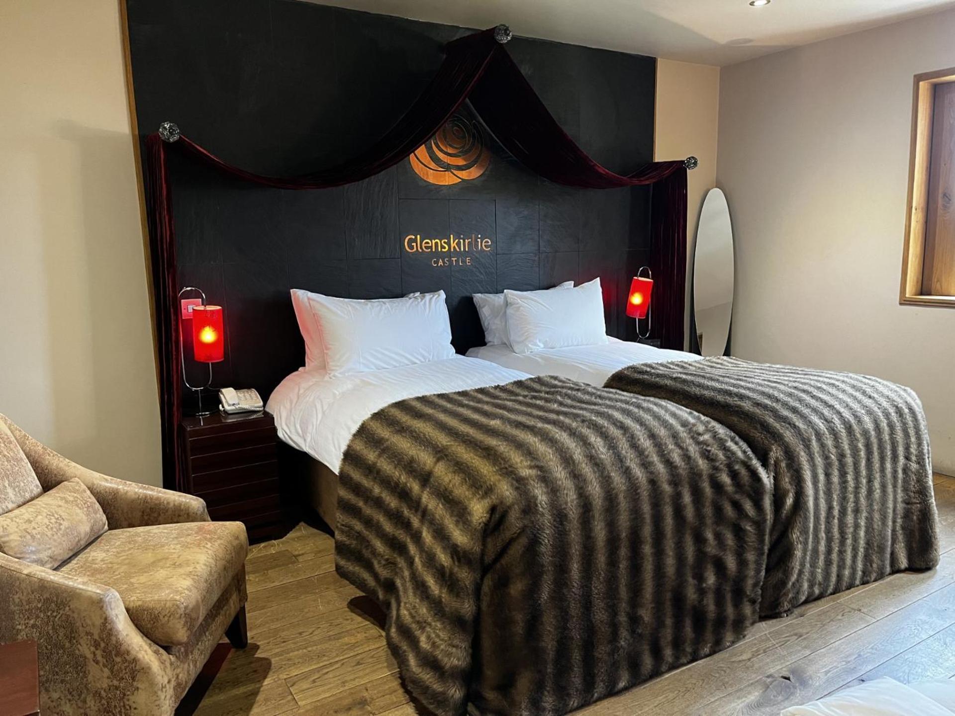 Glenskirlie Castle Hotel Banknock Экстерьер фото