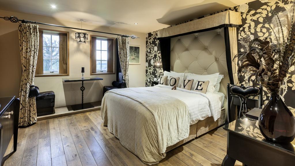 Glenskirlie Castle Hotel Banknock Экстерьер фото