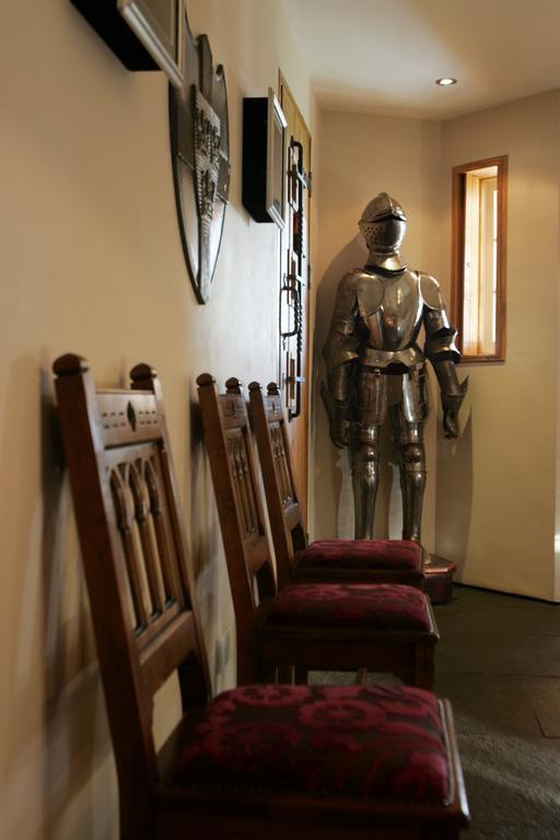 Glenskirlie Castle Hotel Banknock Экстерьер фото