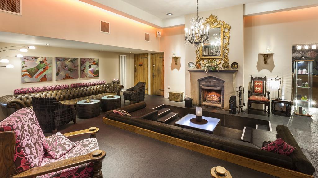 Glenskirlie Castle Hotel Banknock Экстерьер фото