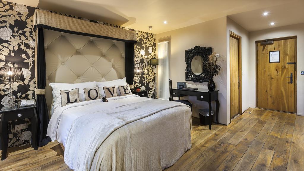 Glenskirlie Castle Hotel Banknock Экстерьер фото